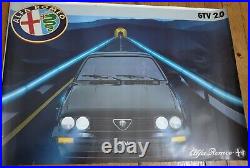 Alfa Romeo GTV 2.0 vers 1980 Affiche Originale Automobile