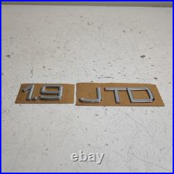 Logo Sigla Modèle''1.9 JTD 16V'' Alfa Romeo 147 Original 46805558
