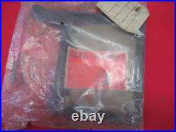 Original Alfa Romeo Giulia Super Ti Revêtement Tableau de Bord Bas 105266304110