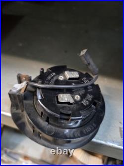 Plafonnier Éclairage Intérieur Lumière De Courtoisie Originale ALFA ROMEO 75 Plafonnier Éclairage Intérieur Lumière De Courtoisie Originale ALFA ROMEO 75